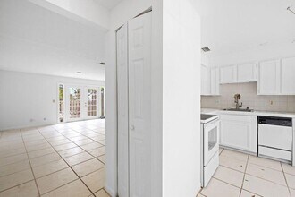 217 Old English Dr in Jupiter, FL - Building Photo - Building Photo