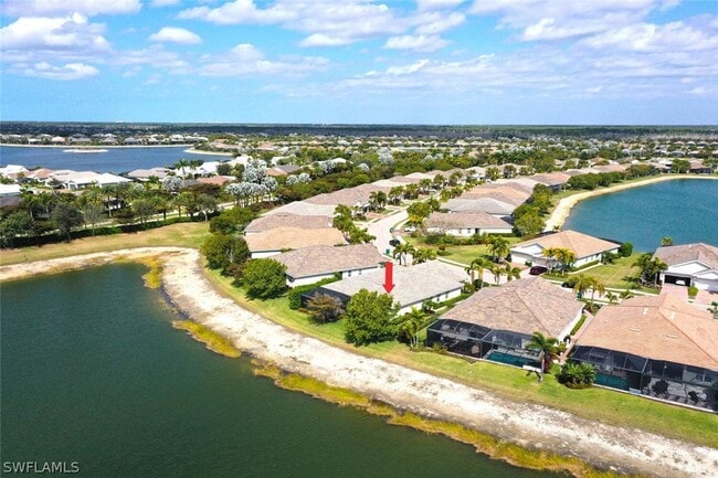 14827 Edgewater Cir in Naples, FL - Building Photo - Building Photo