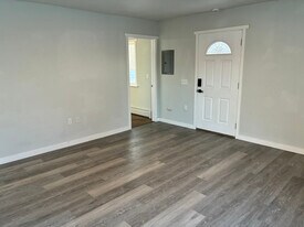 711 E Mountain Ash Loop in Wasilla, AK - Building Photo