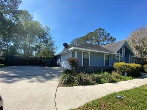 6139 NW 112th Pl in Alachua, FL - Building Photo - Building Photo