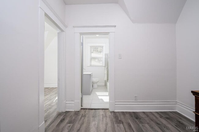 property at 5638 Summit Pl