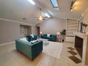 3002 Frontier Dr in Sugar Land, TX - Foto de edificio - Building Photo