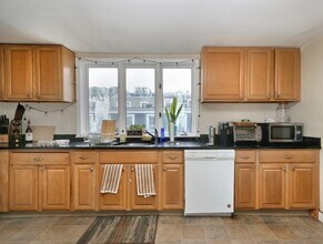73 Elm St in Boston, MA - Building Photo - Building Photo