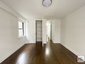 East 89 Street in New York, NY - Foto de edificio - Building Photo