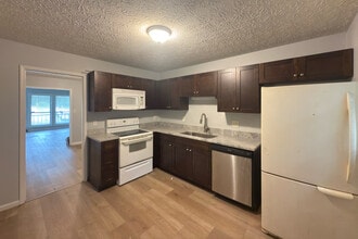 1496 Springwood Dr SE in Smyrna, GA - Building Photo - Building Photo