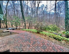 34 Saxon Wood Rd in White Plains, NY - Building Photo - Building Photo
