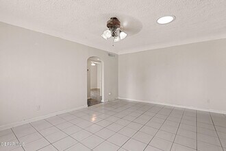 115 Miller Cir in El Paso, TX - Building Photo - Building Photo