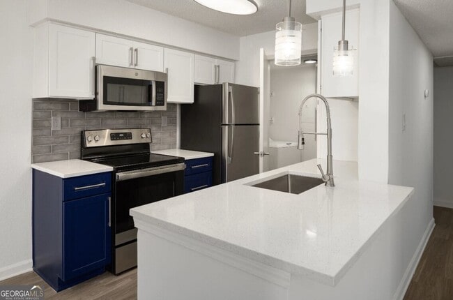 6873 Peachtree Blvd in Atlanta, GA - Building Photo - Building Photo