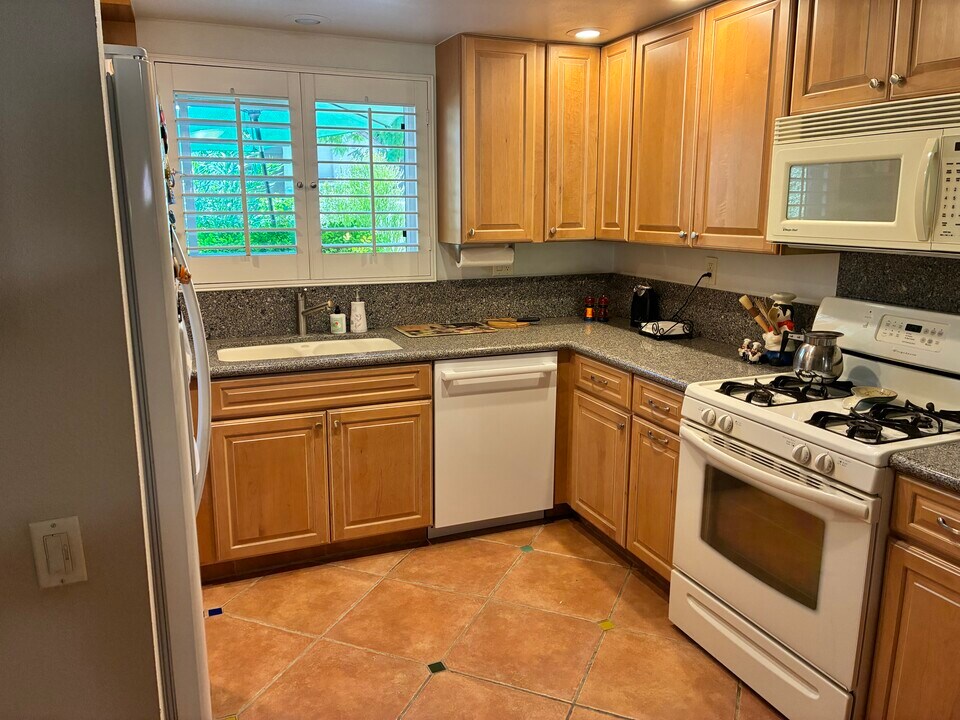 1254 Tiffany Cir S in Palm Springs, CA - Building Photo