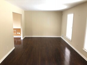 4977 Rockbridge Rd SW in Stone Mountain, GA - Building Photo - Building Photo
