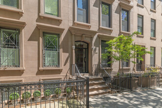 439 E 87th St in New York, NY - Building Photo - Building Photo