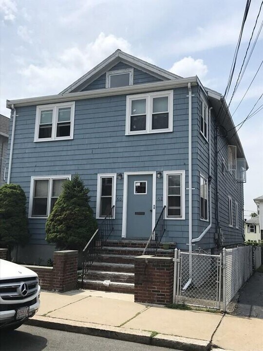 62 Woods Ave, Unit 2 in Somerville, MA - Foto de edificio