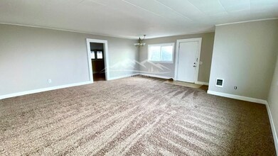 310 N Dean St in Coquille, OR - Building Photo - Building Photo