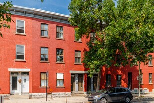 2467 Quesnel Rue in Montréal, QC - Building Photo