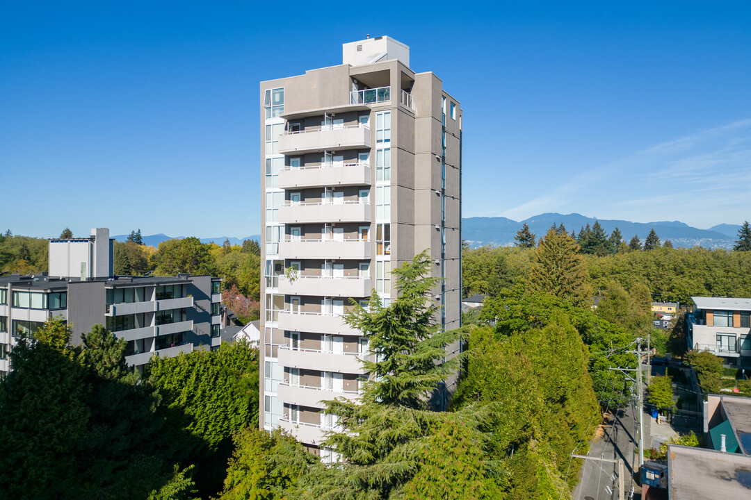 Ashleigh Court in Vancouver, BC - Building Photo