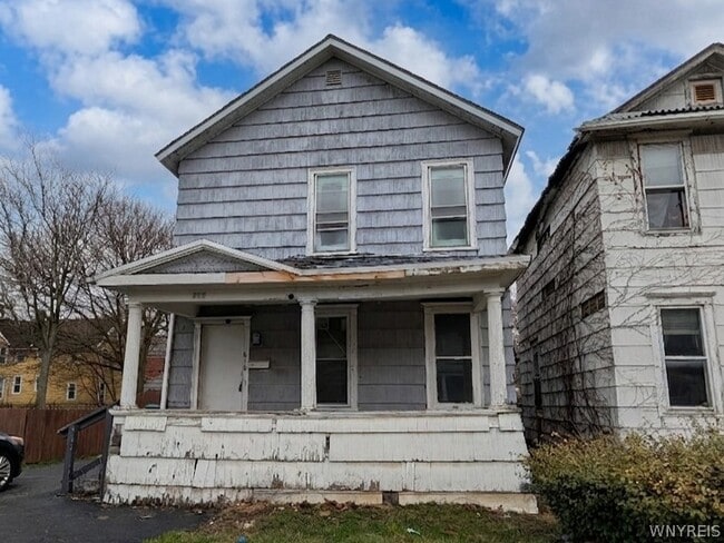 property at 616 7th St