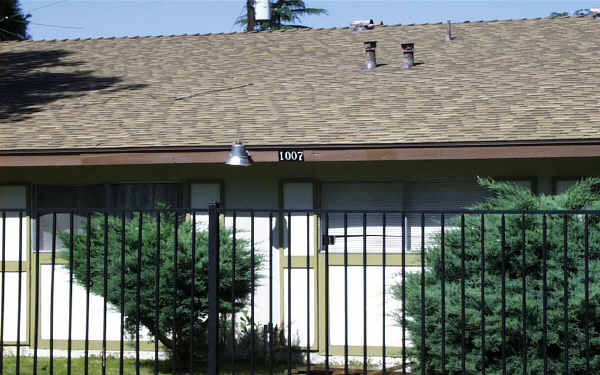 1007 Lombard Dr in Redlands, CA - Foto de edificio