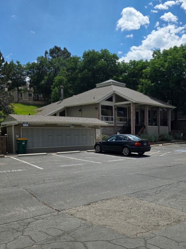 property at 1470 S Quebec Way
