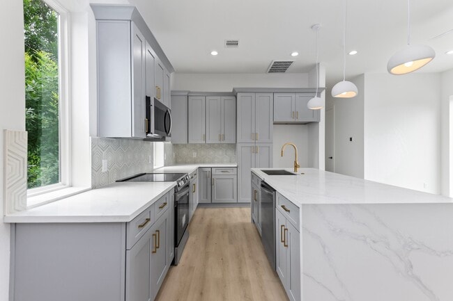 property at 3112 Live Oak St