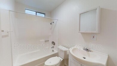 1800 Eugenia Ave in Redding, CA - Building Photo - Building Photo