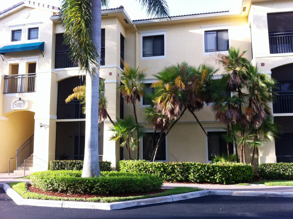 3019 Alcazar Pl in Palm Beach Gardens, FL - Building Photo