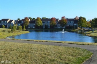 705 Hidden Springs Dr in Lewis Center, OH - Foto de edificio - Building Photo