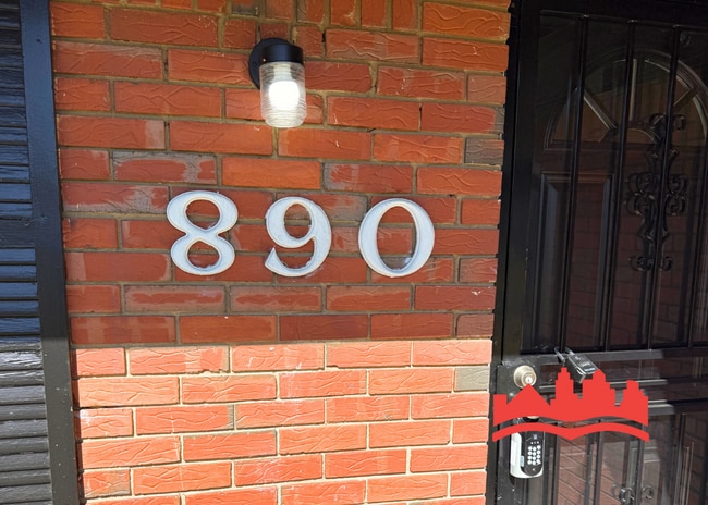 890 W Marigold Ln in Memphis, TN - Building Photo - Building Photo