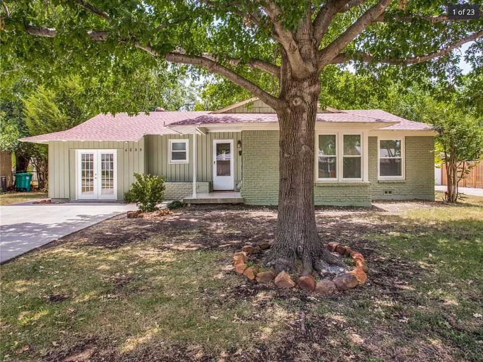 4009 Acacia St in Fort Worth, TX - Building Photo
