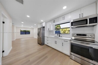 1236 NE 12th Ave in Fort Lauderdale, FL - Building Photo - Building Photo