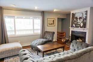 1020 Friendly Ln in Anchorage, AK - Building Photo