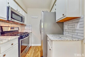 304 Summerwalk Cir, Unit 304 in Chapel Hill, NC - Building Photo - Building Photo