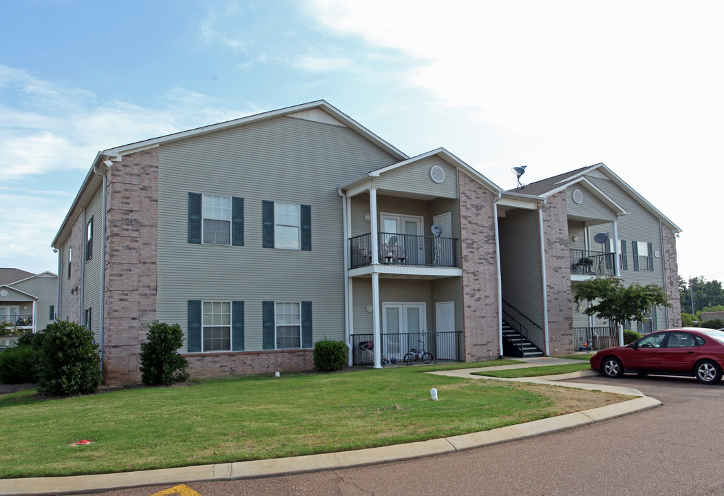 Hampton Park Apartments in Southaven, MS - Building Photo