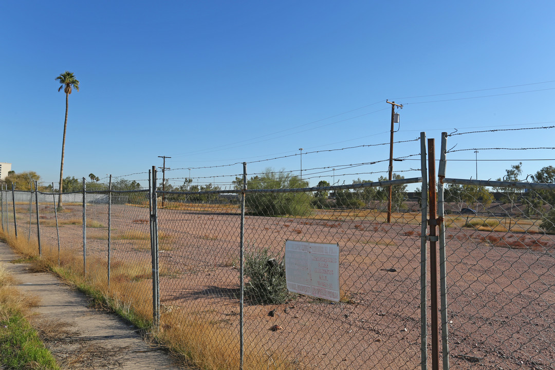 Palm Park Apartments in Phoenix, AZ - Building Photo