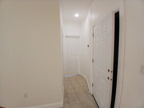 66 Linden Ave in Jersey City, NJ - Building Photo - Building Photo