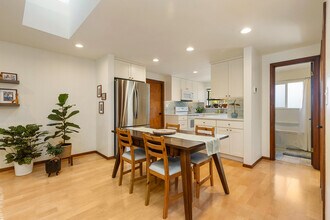 10828 23rd Ave NE in Seattle, WA - Building Photo - Building Photo