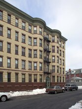 11 N East St in Holyoke, MA - Foto de edificio - Building Photo