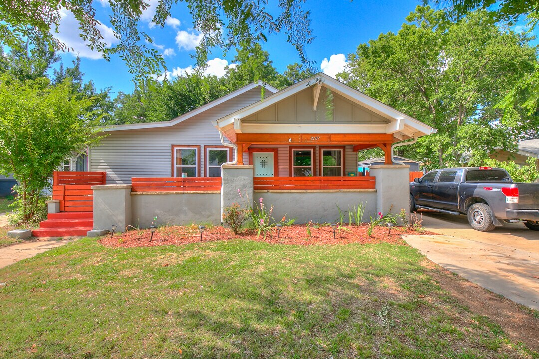 2107 NW 20th St in Oklahoma City, OK - Building Photo