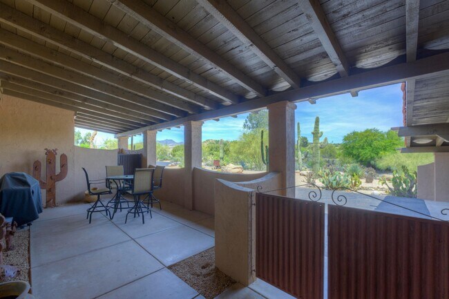 1103 Ocotillo Cir in Carefree, AZ - Building Photo - Building Photo