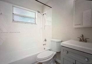 82 NE 64th St in Miami, FL - Building Photo - Building Photo