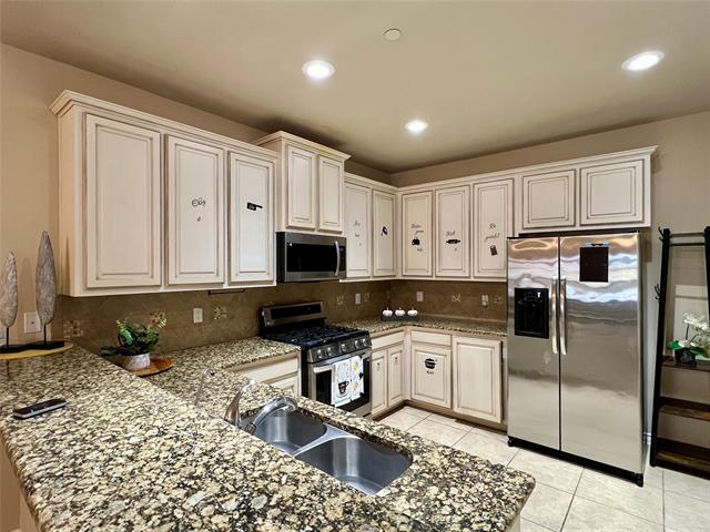 property at 4140 Comanche Dr