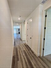 7810 Rockport Ave in Bakersfield, CA - Building Photo - Building Photo
