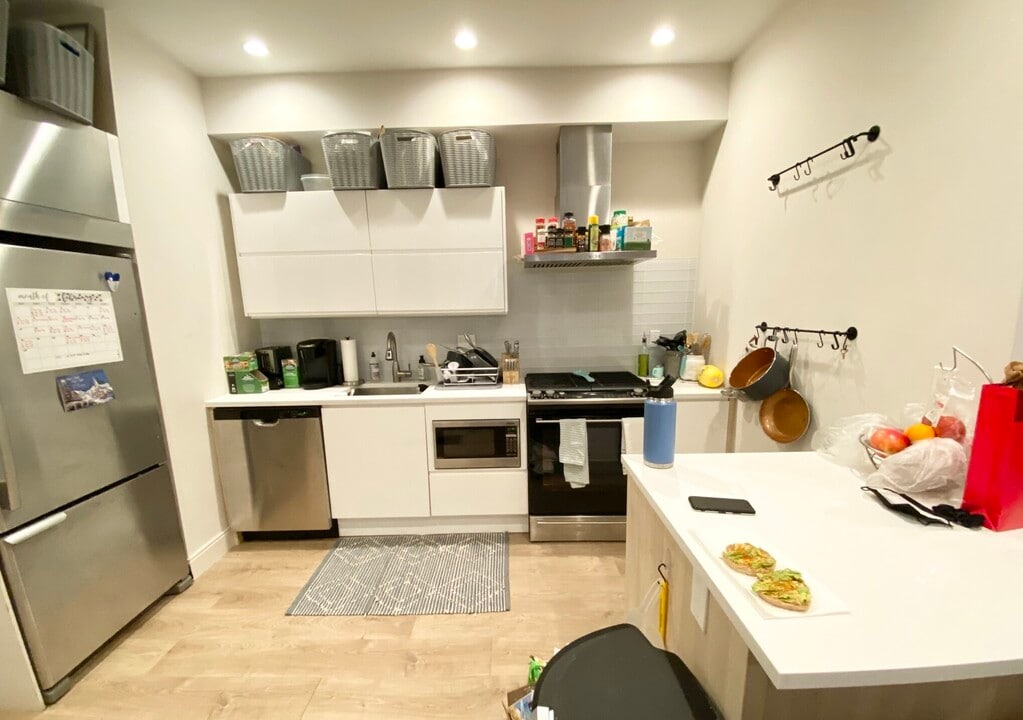 118 Buttonwood St, Unit Unit-1 a 4-bed 2 bath in Boston, MA - Building Photo