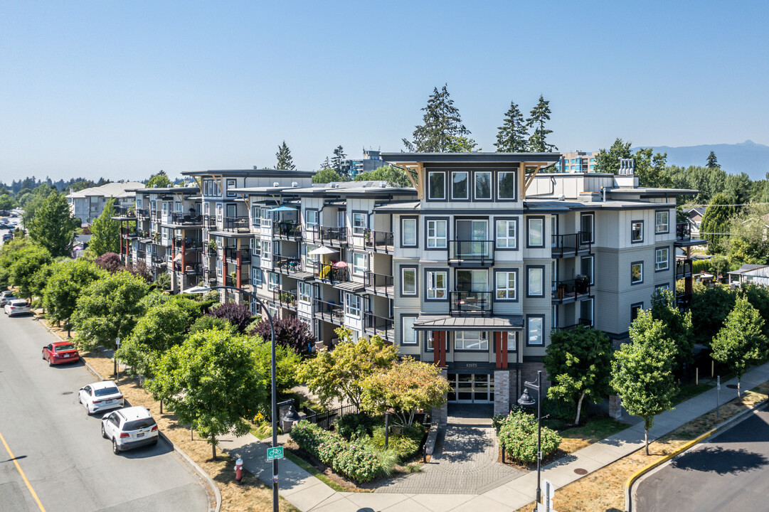 Edge on Edge in Maple Ridge, BC - Building Photo