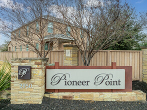 Pioneer Point in Round Rock, TX - Foto de edificio - Building Photo