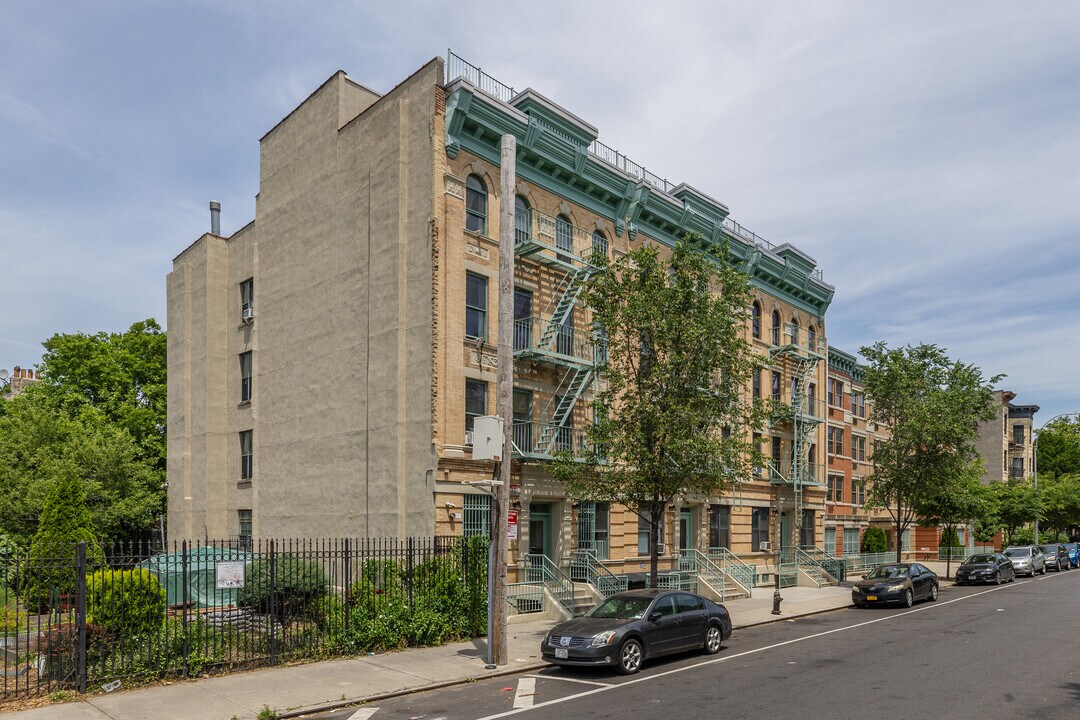 281-285 Bainbridge St in Brooklyn, NY - Building Photo