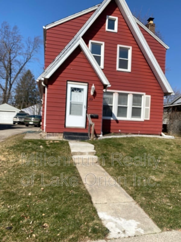 property at 89 Mohawk Rd