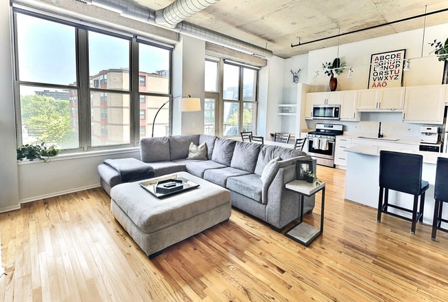 property at 6 S Laflin St