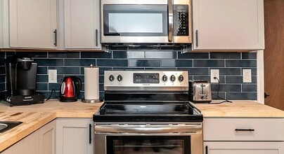18 Bickford Ave in Revere, MA - Building Photo - Building Photo