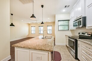 242 Lenox St in Houston, TX - Building Photo