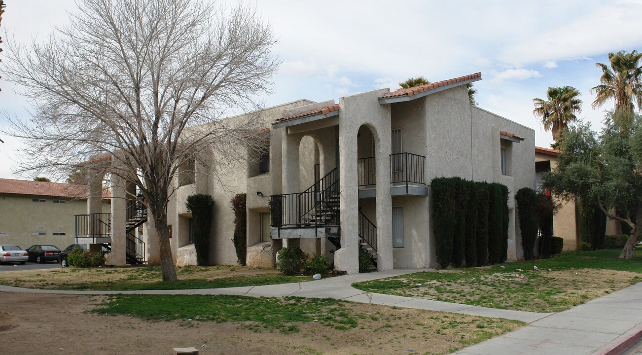 4635 Sand Creek Ave in Las Vegas, NV - Building Photo